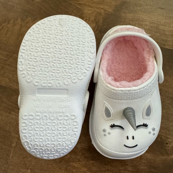 Brand new Capelli unicorn size 4-5 toddler slip shoes - Picture 3 of 3